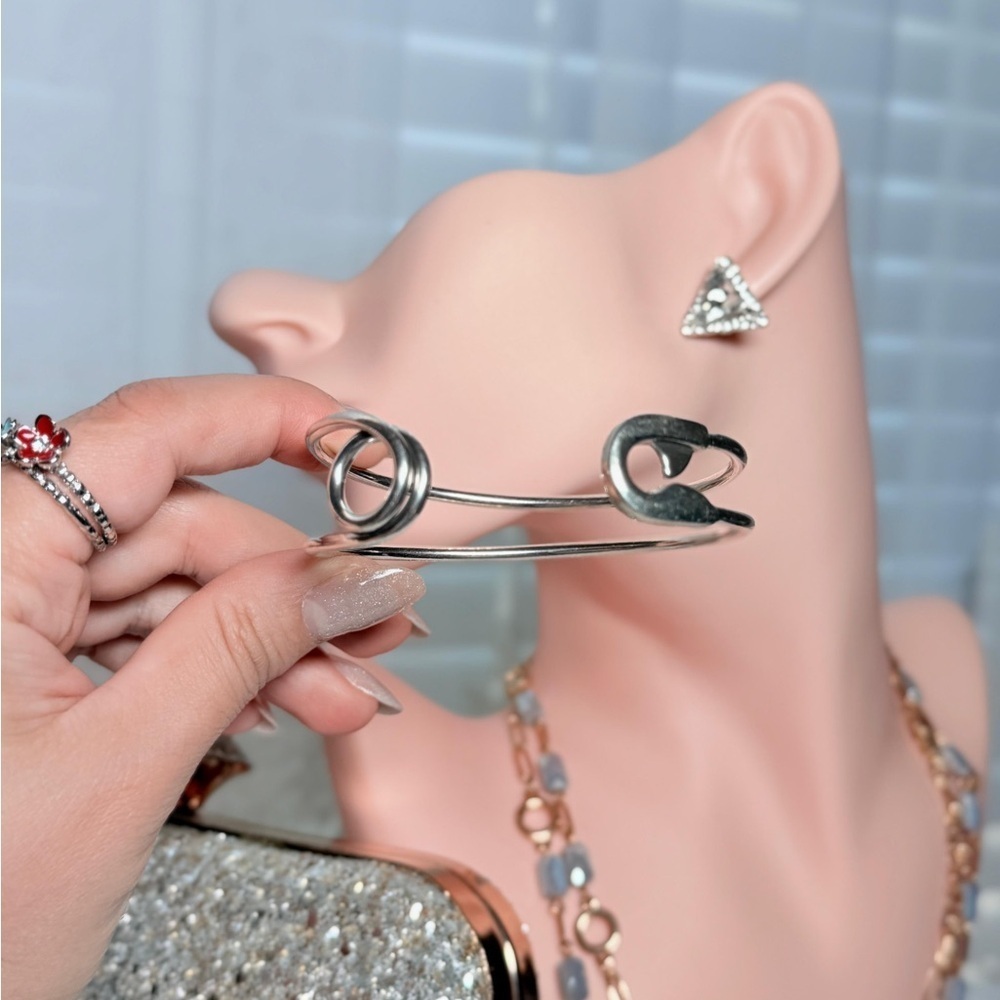 S925 Elegant Silver Bracelet - Picture 6 of 16
